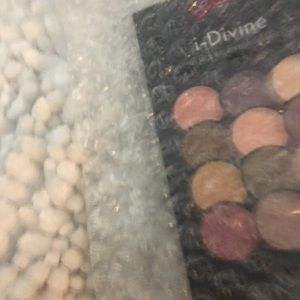 I divine sleek pallets all night long